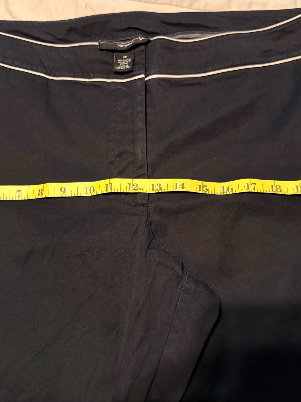 Venezia- Lane Bryant Black Capri Pants with White Piping - Picture 2 of 4